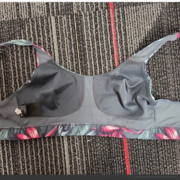 SOLD-Lolë Bra - Picture 5 of 9